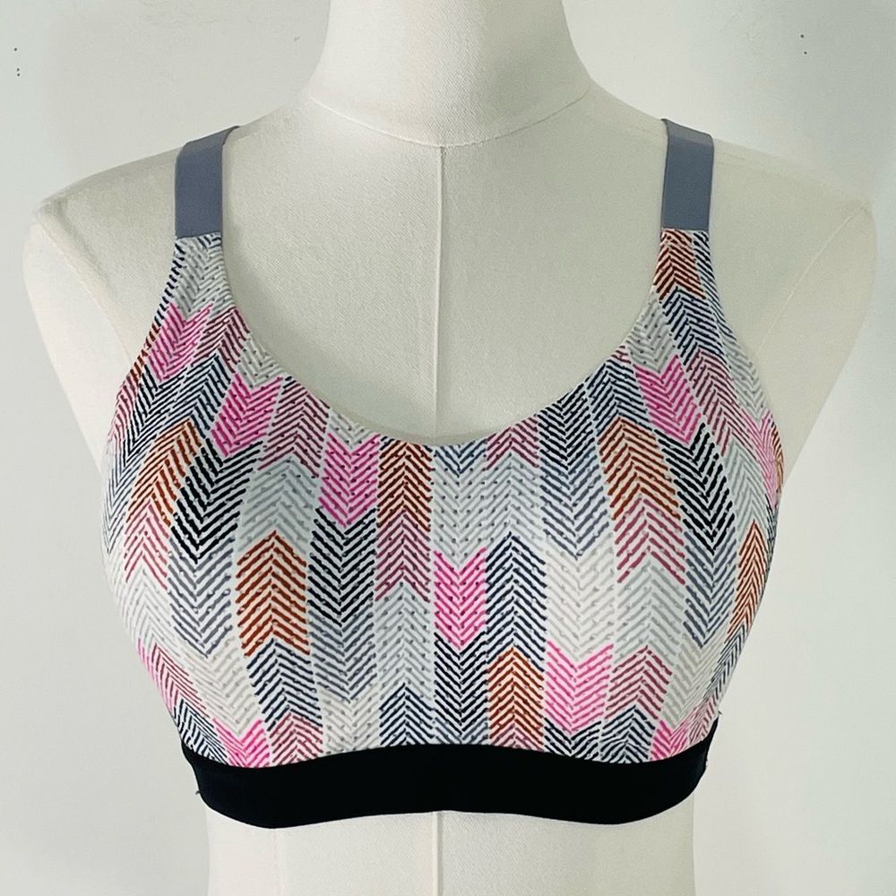 Victoria’s Secret Sport Chevron Gray & Pink Lightly Padded Sports Bra Size 34C
